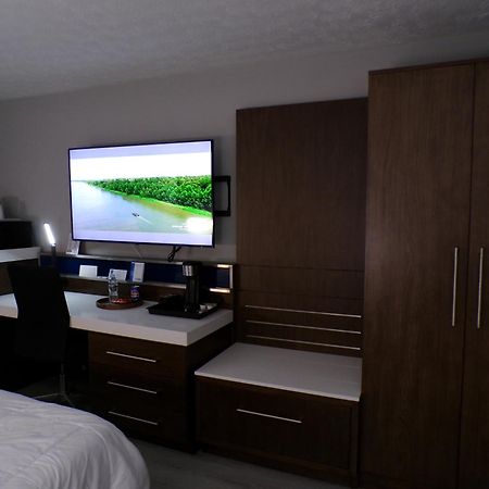 Luxor Inn & Suites, A Travelodge By Wyndham إلكينز المظهر الخارجي الصورة