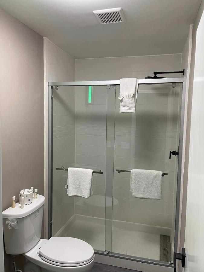 Luxor Inn & Suites, A Travelodge By Wyndham إلكينز المظهر الخارجي الصورة