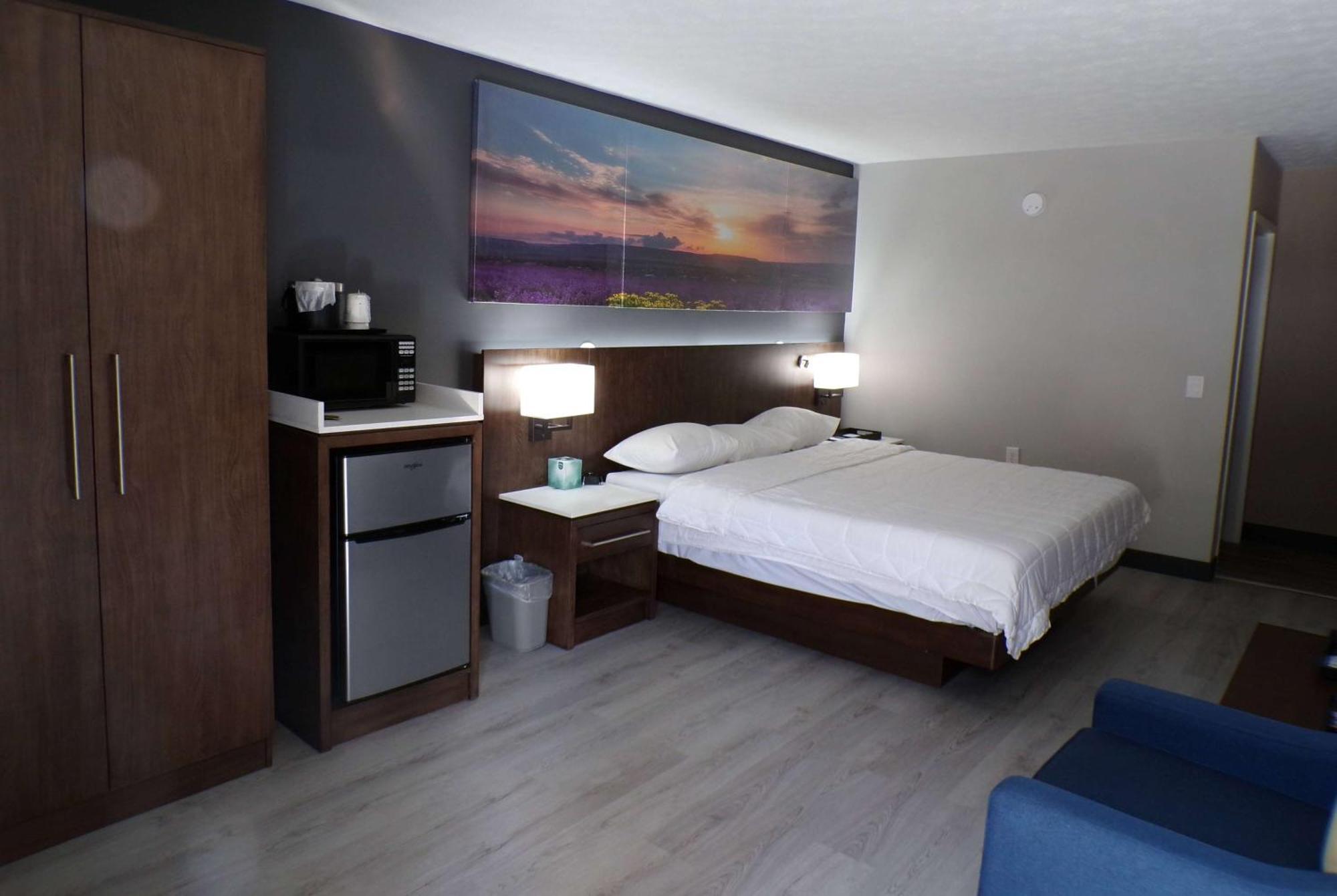 Luxor Inn & Suites, A Travelodge By Wyndham إلكينز المظهر الخارجي الصورة