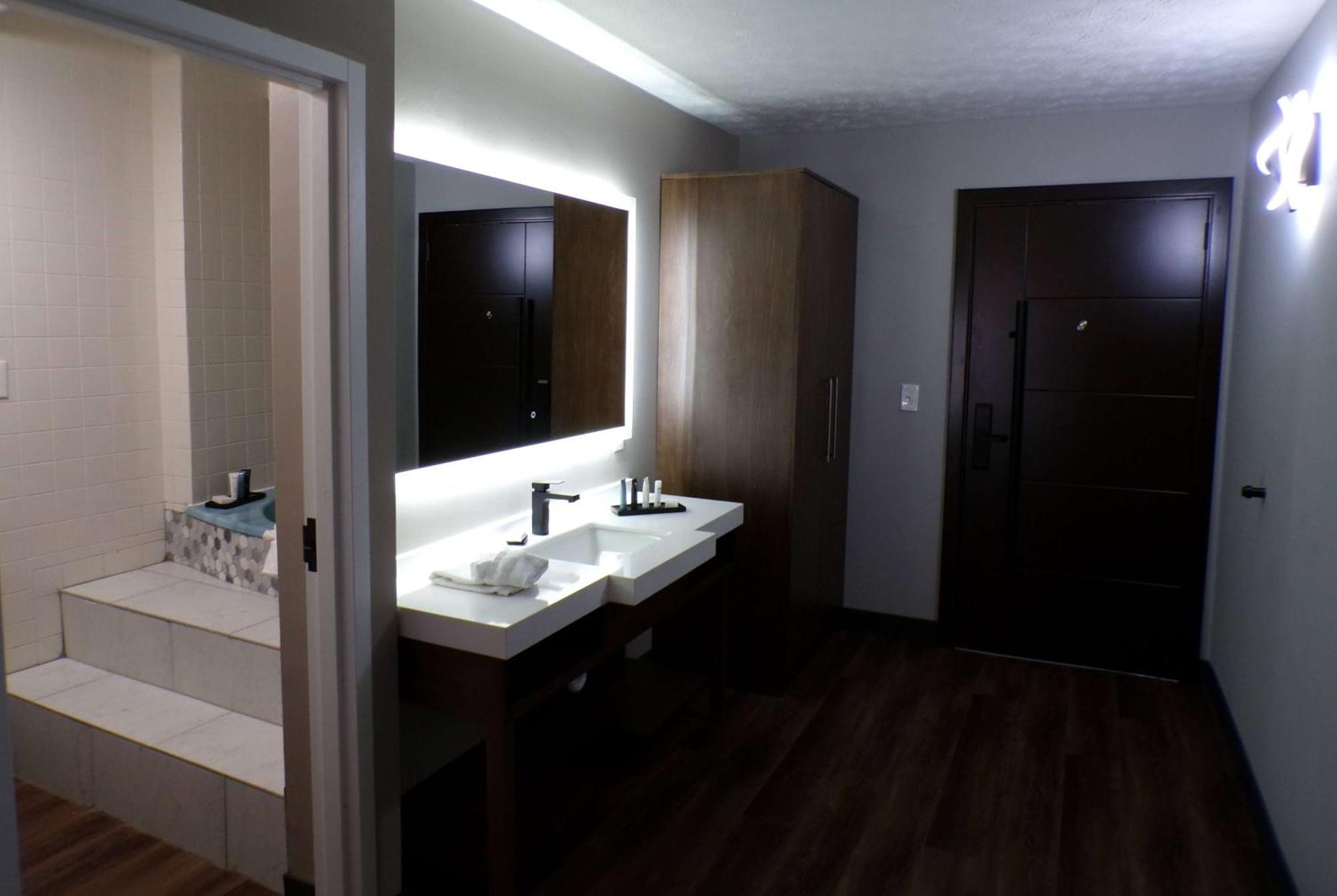 Luxor Inn & Suites, A Travelodge By Wyndham إلكينز المظهر الخارجي الصورة