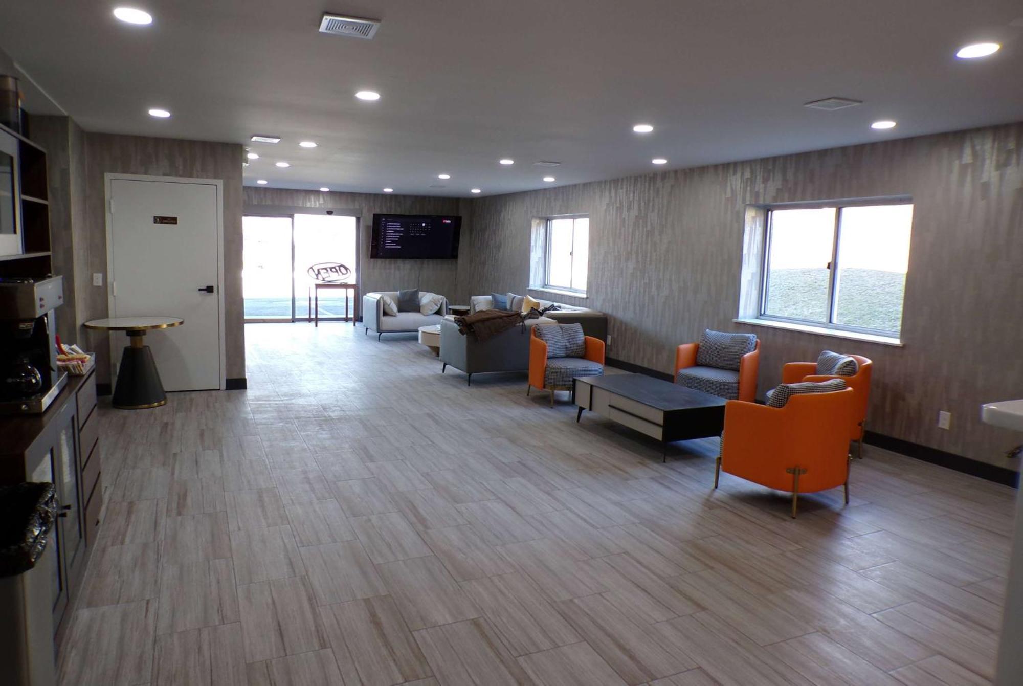 Luxor Inn & Suites, A Travelodge By Wyndham إلكينز المظهر الخارجي الصورة
