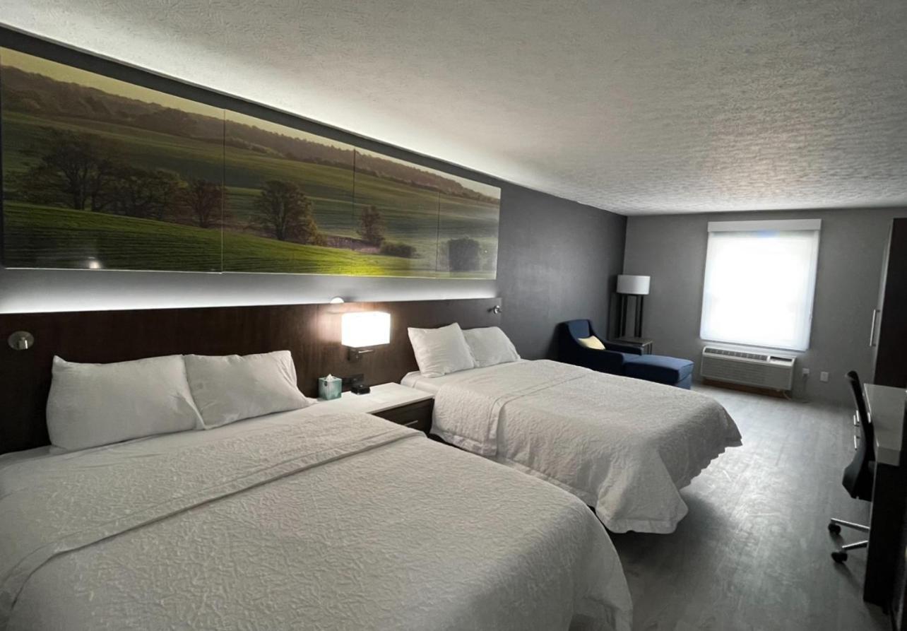 Luxor Inn & Suites, A Travelodge By Wyndham إلكينز المظهر الخارجي الصورة